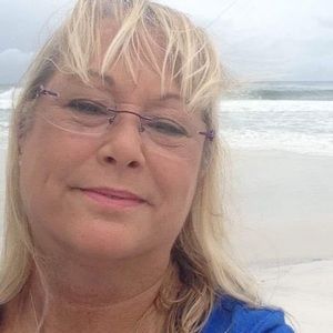 Meet your Posher, Connie